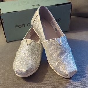 Youth TOMS Silver Iridescent Glimmer Slip-On Shoes